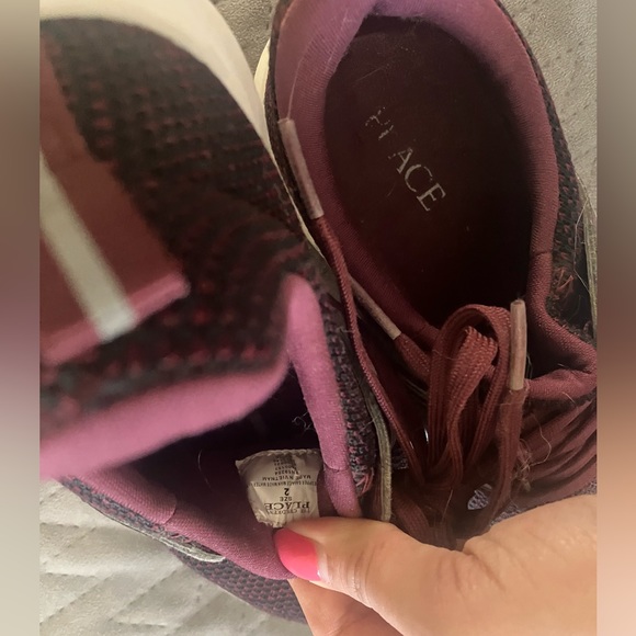 The Children’s Place Maroon Sneakers sz 2Y - Picture 5 of 5